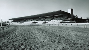 旧 中山競馬場スタンド