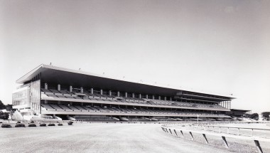 旧 東京競馬場スタンド